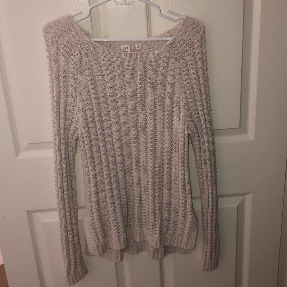 tan/white colored gap small sweater